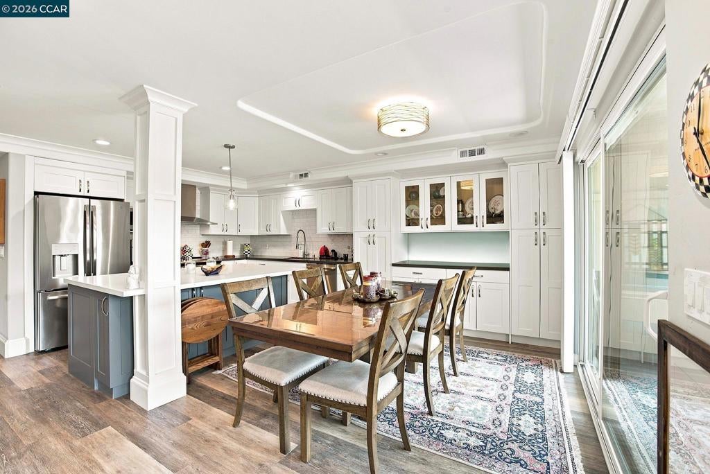 2032 Golden Rain Road 6