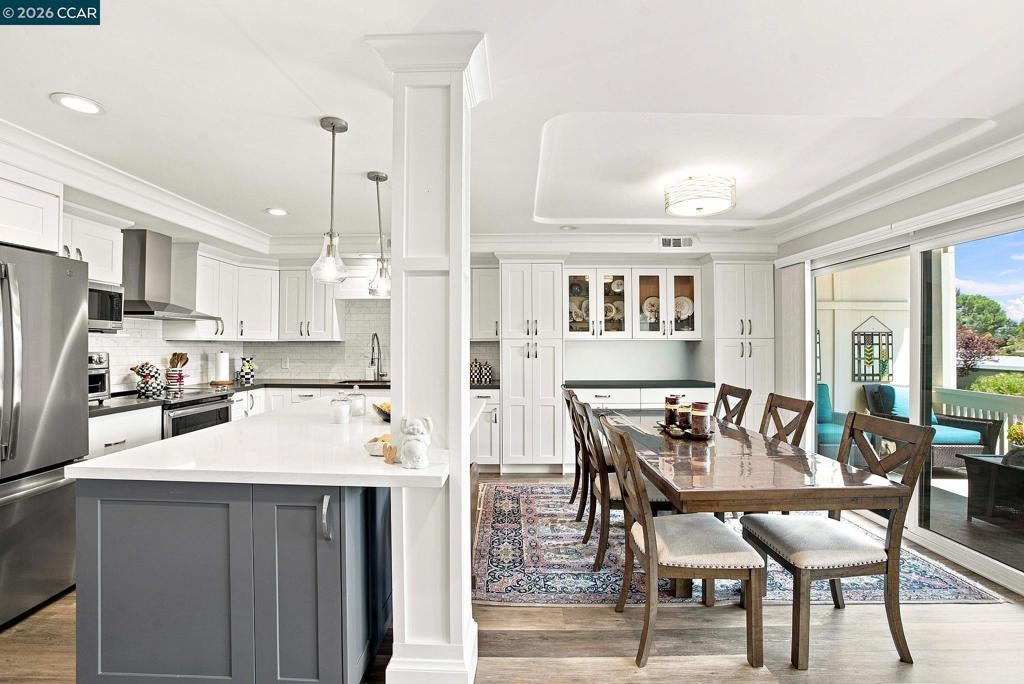 2032 Golden Rain Road 6