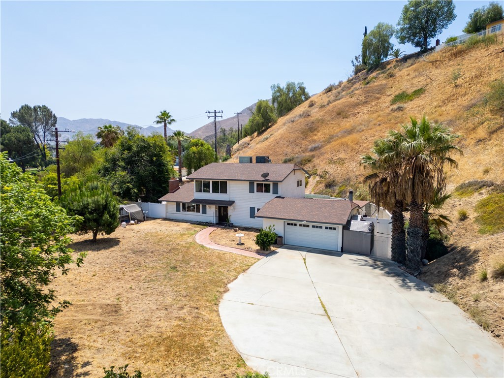 Welcome to 1941 Myrtlewood Avenue — an incredible opportunity to own a 4-bedroom w/ additional 5th flex room, 3-bath, 2,545 sq ft pool home on a sprawling 60,984 sq ft lot (approx. 1.4 acres) with space, privacy, and unbeatable value!
The home has been updated over the years and features a brand new kitchen with new cabinetry, beautiful countertops, and a chef’s stove and oven — perfect for creating meals and entertaining.
Step outside to enjoy the fantastic pool, which is in great condition and ready to be enjoyed this summer and beyond.
Additional improvements include a new A/C unit for the upstairs, a split system downstairs, and all new ductwork — providing comfortable, efficient living throughout the home.
With its expansive lot, flexible floor plan, and key updates, this property offers tremendous potential and lifestyle possibilities. Opportunities like this are hard to find — don’t miss your chance to make this incredible property yours!
Professional Photos Coming Soon