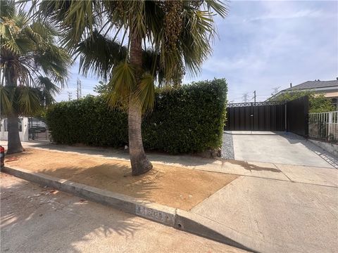 Photo of 6624 Farmdale Avenue, North Hollywood, CA 91606 (MLS # SR26105453)