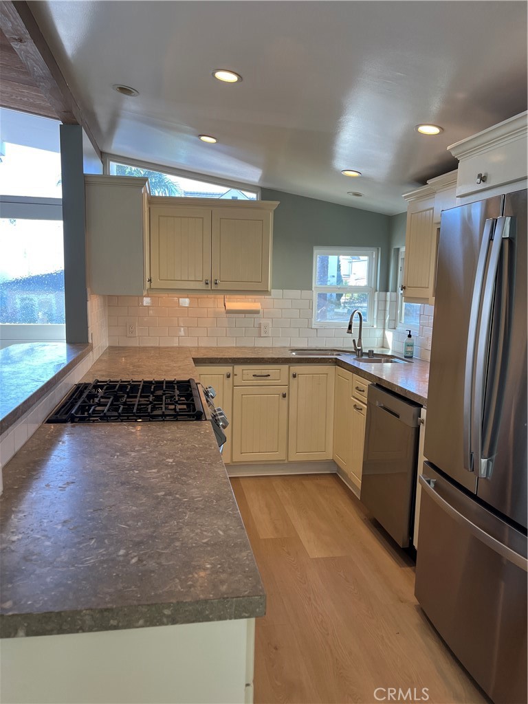 Corona del Mar South of PCH (CDMS) - Residential Lease