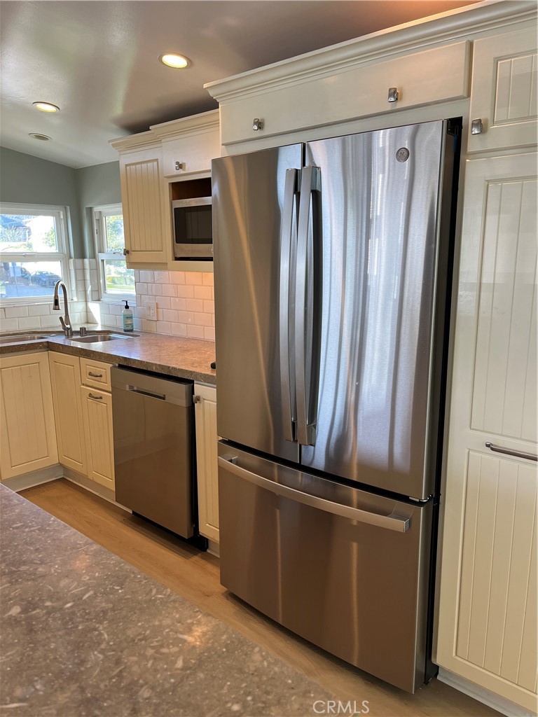 Corona del Mar South of PCH (CDMS) - Residential Lease