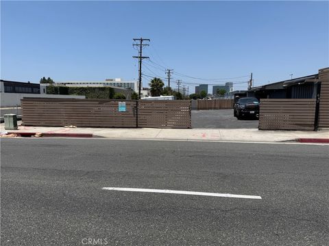 Photo of 642 Baker Street, Costa Mesa, CA 92626 (MLS # IG25140985) Photo of 642 Baker Street, Costa Mesa, CA 92626 (MLS # IG25140985)