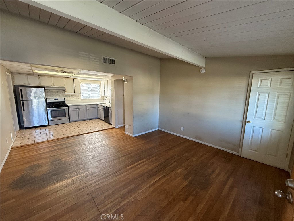 13836 community street