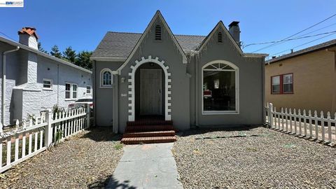 Photo of 1343 Birch St St, Pittsburg, CA 94565 (MLS # 41133361)