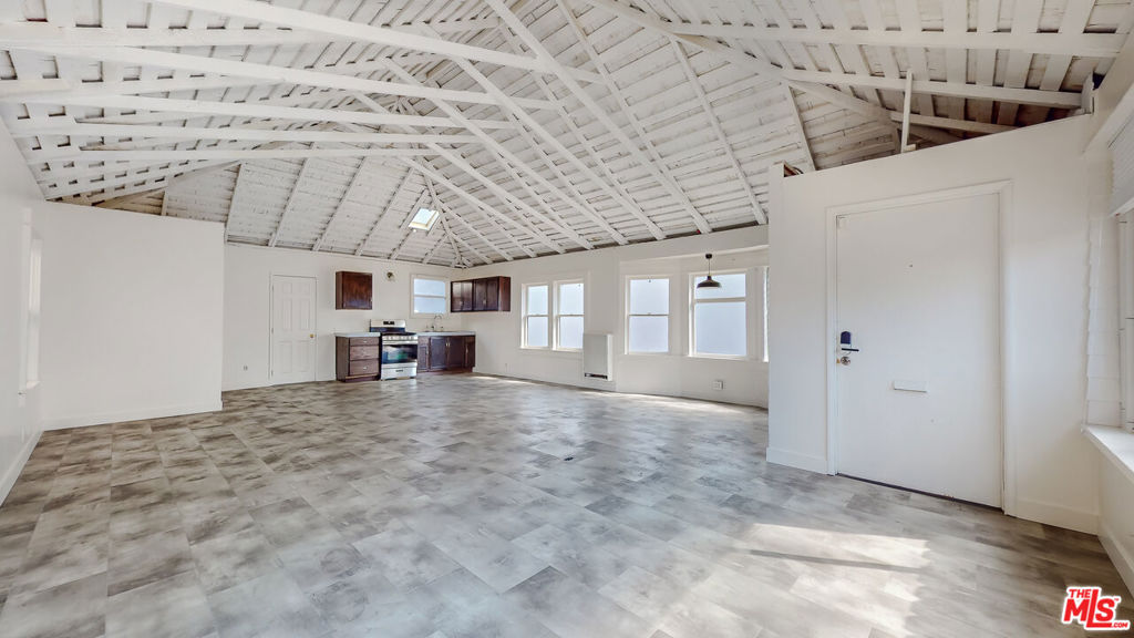Properties 4 2221 Neilson Way