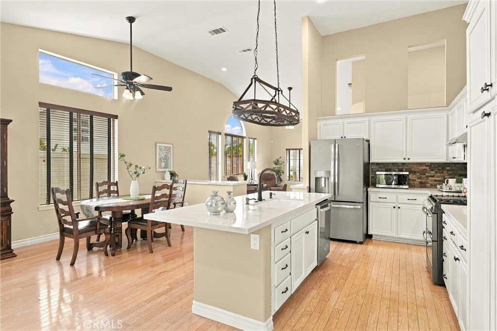 3062 Mira Vista Way