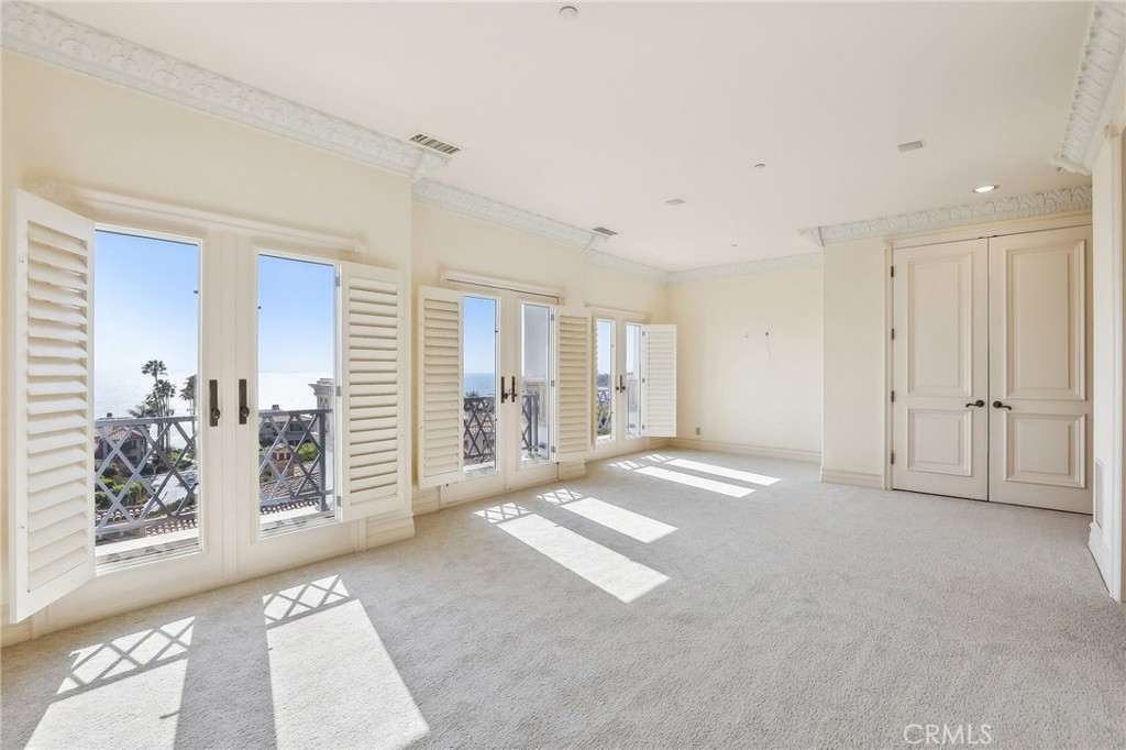 Ritz Cove (RC) - Residential Lease