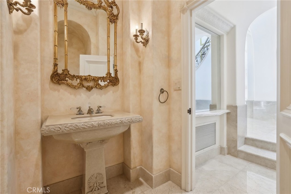 Ritz Cove (RC) - Residential Lease