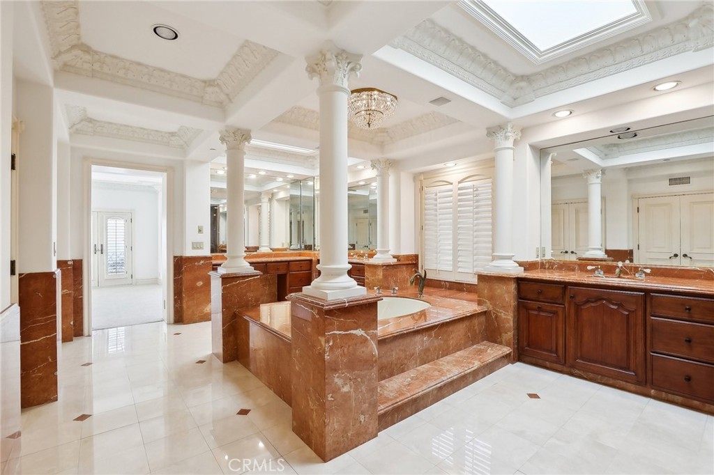 Ritz Cove (RC) - Residential Lease
