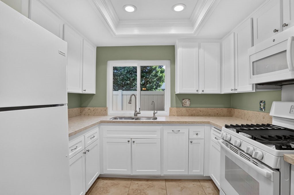 8877 Lauderdale Court 212B