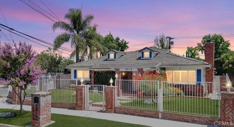 Photo of 5016 Chimineas AVE, Tarzana, CA 91356 (MLS # BB26208314)