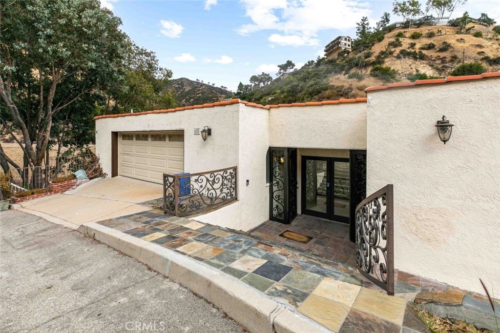 631 Caleb Street, Glendale CA 91202