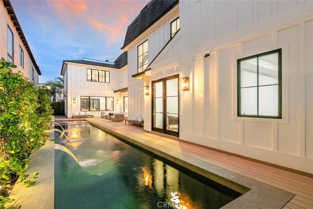 Photo of 521 12th, Huntington Beach, CA 92648 (MLS # OC26000617)