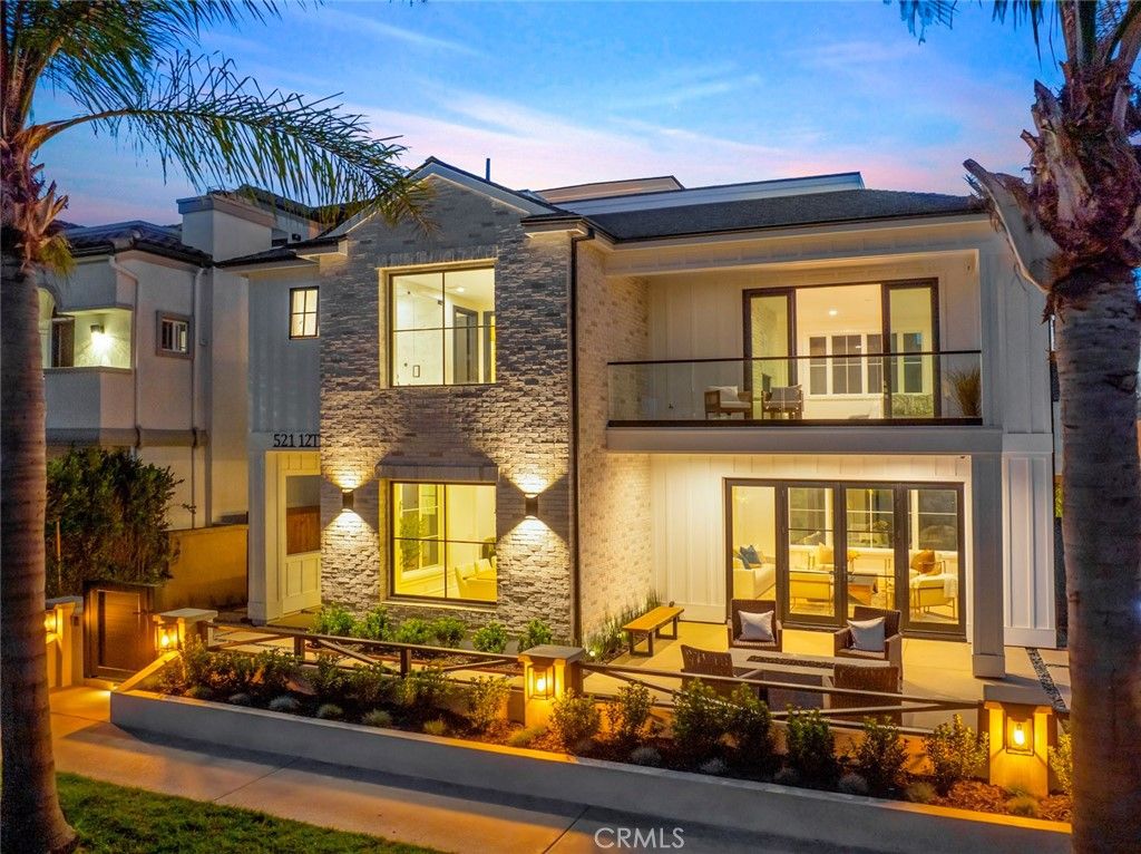 Photo of 521 12th, Huntington Beach, CA 92648 (MLS # OC26000617)