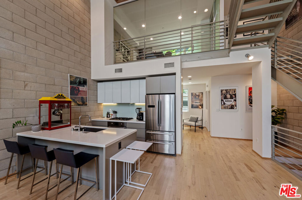 Properties 1 3450 Cahuenga Boulevard 410
