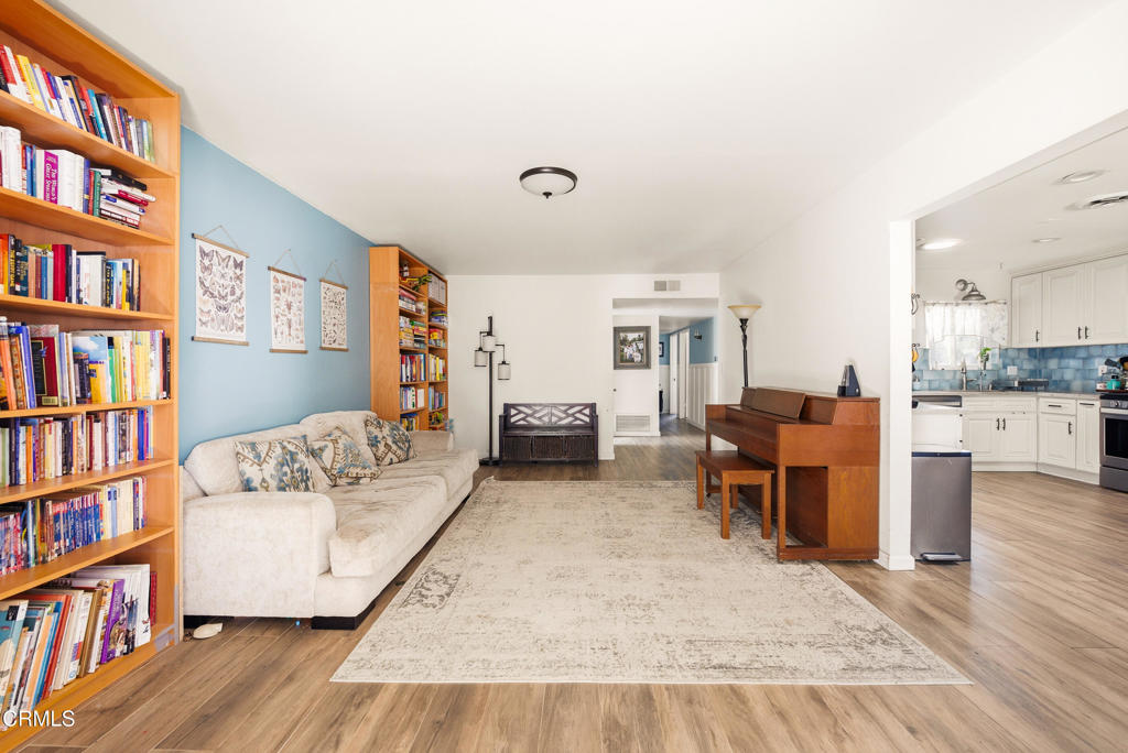 616 Island View Street