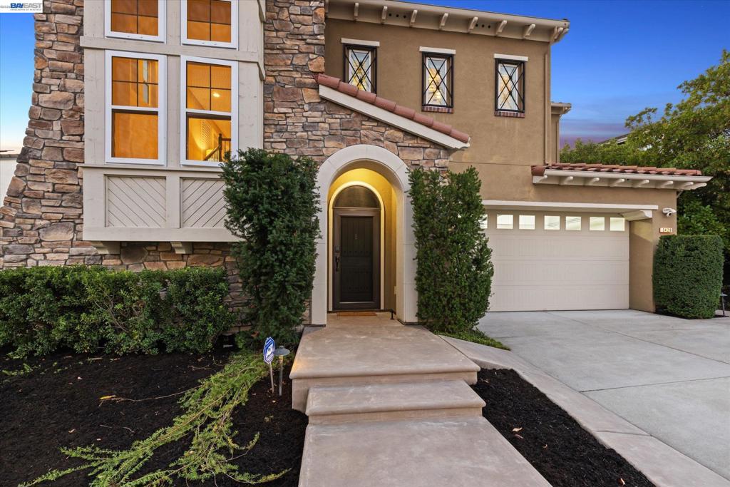 3428 Ironwood Dr