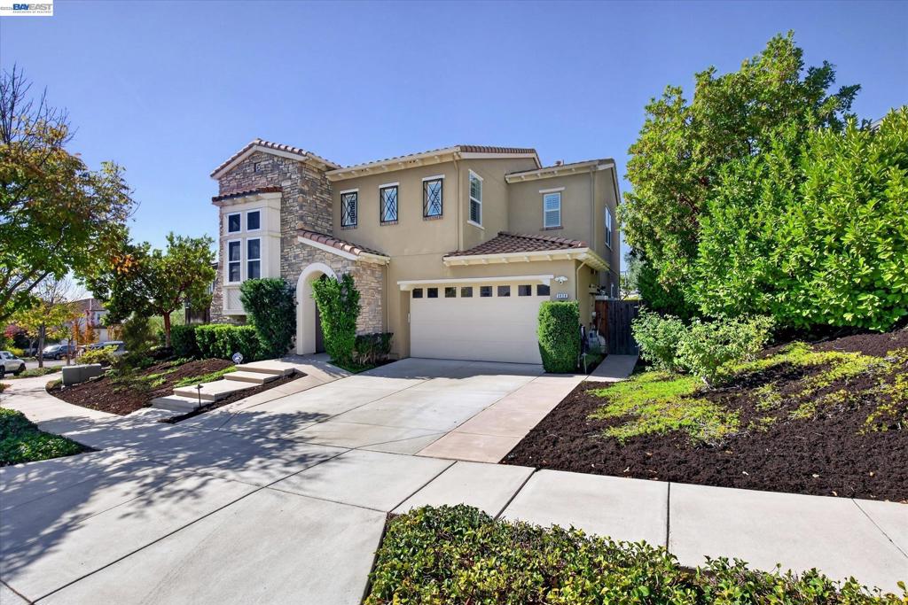 3428 Ironwood Dr