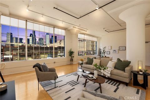 Photo of 420 S San Pedro Street #211, Los Angeles, CA 90013 (MLS # GD25120416)