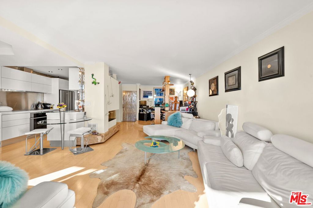 1230 Horn Avenue 624