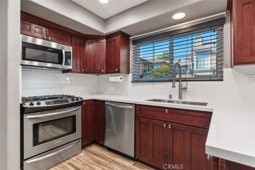 Laurelwood (LRWD) - Residential