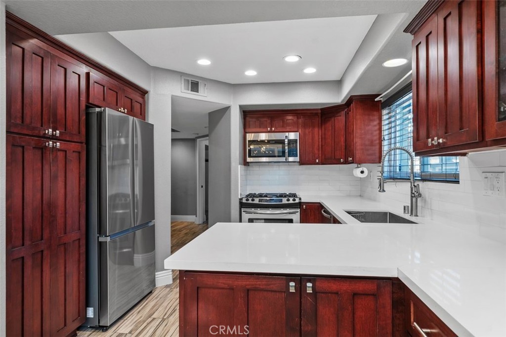 Laurelwood (LRWD) - Residential