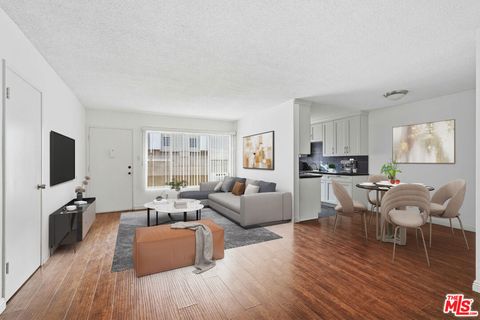 Photo of 1475 S Wooster Street, Los Angeles, CA 90035 (MLS # 25623835)