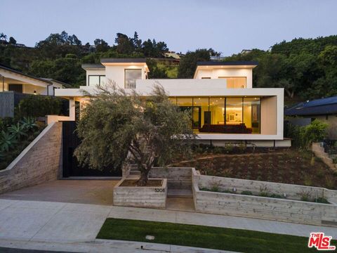 Photo of 5208 Sanchez Drive, Los Angeles, CA 90008 (MLS # 26726721)