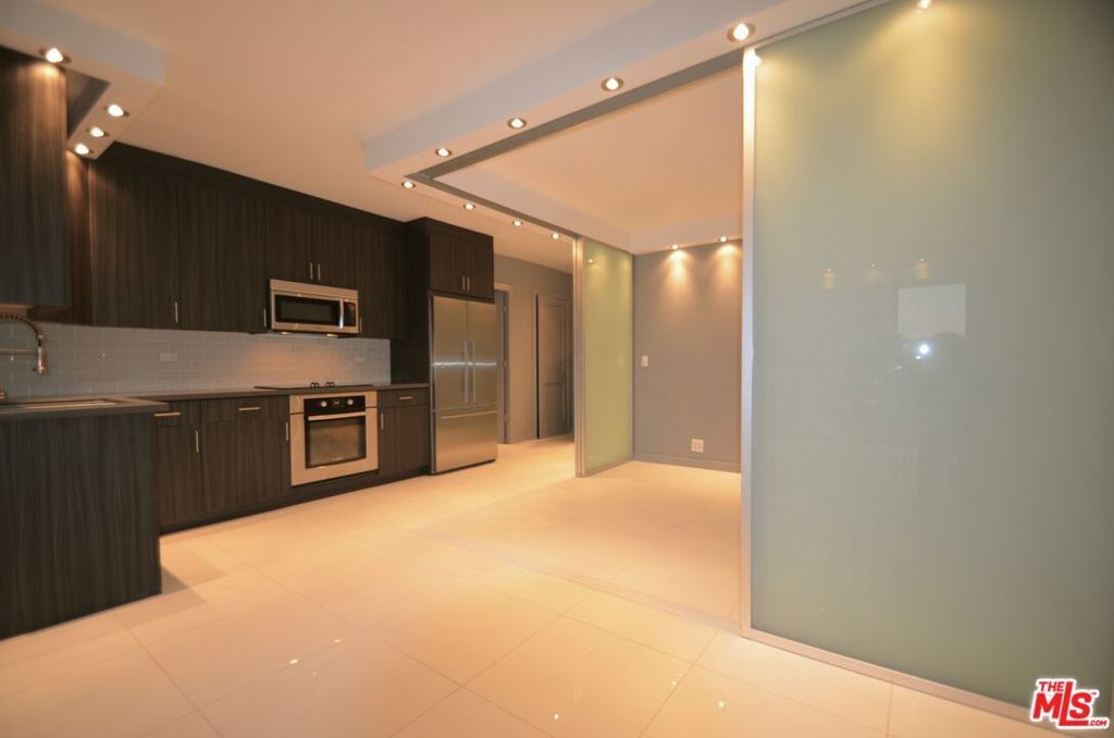 Photo of 999 N DOHENY Drive #511, West Hollywood, CA 90069 (MLS # 25557113)