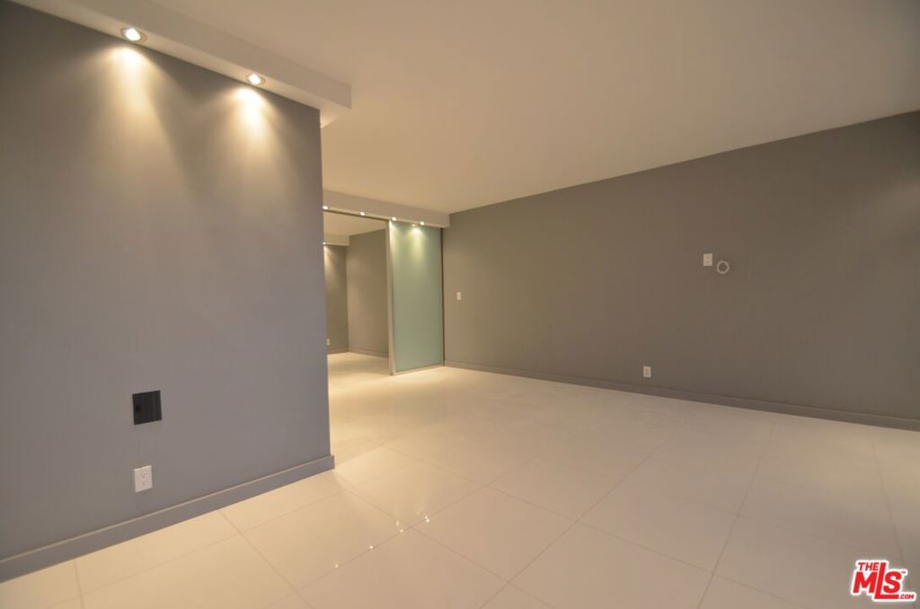 Photo of 999 N DOHENY Drive #511, West Hollywood, CA 90069 (MLS # 25557113)