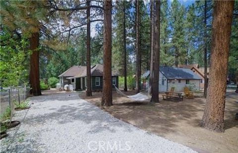 Photo of 382 Knight Ave, Big Bear Lake, CA 92315 (MLS # DW26059516)