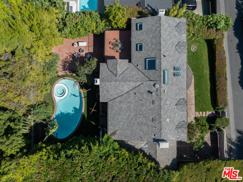 1364 Londonderry Place