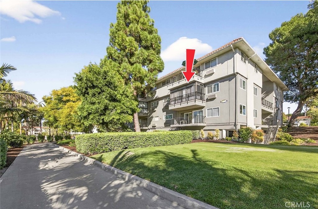 2393 Via Mariposa W 2B