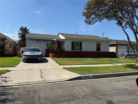 Photo of 11002 Winchell St, Whittier, CA 90606 (MLS # MB25235732) Photo of 11002 Winchell St, Whittier, CA 90606 (MLS # MB25235732)