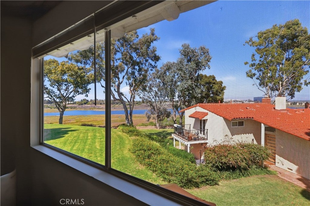 438 Vista Parada, Newport Beach CA 92660 - Photo 19