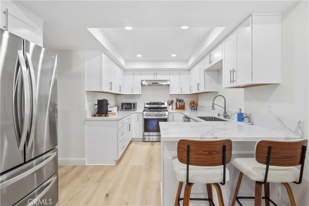 438 Vista Parada, Newport Beach CA 92660 - Photo 7