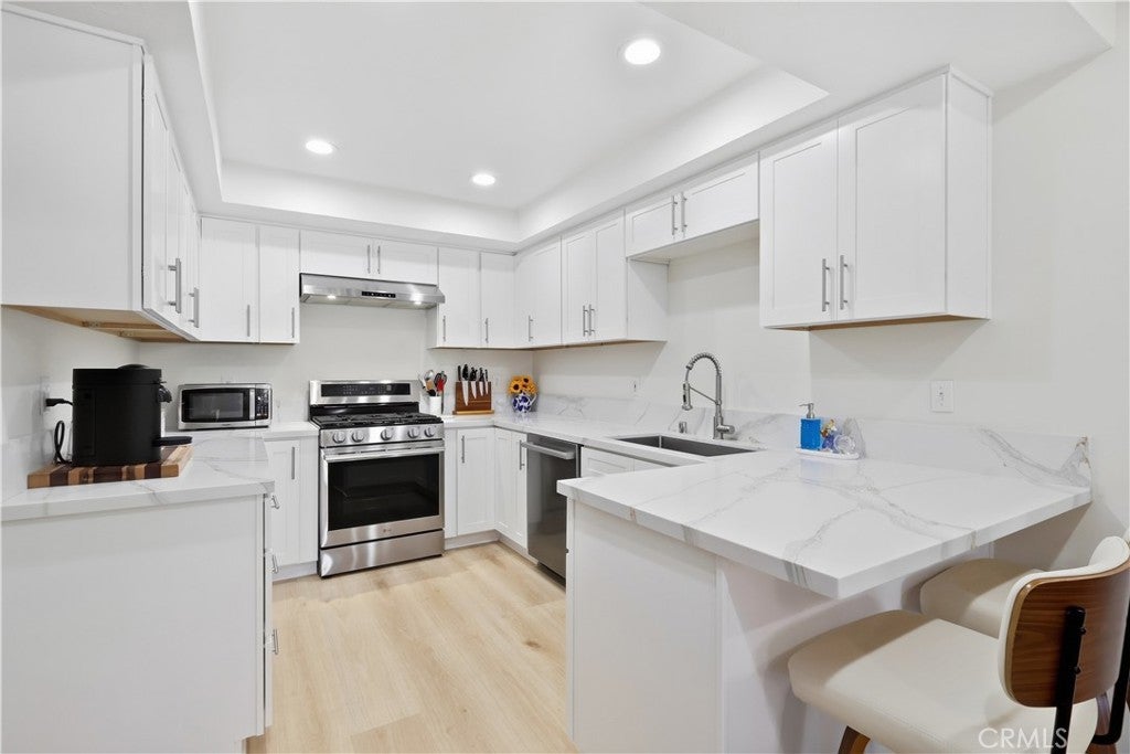438 Vista Parada, Newport Beach CA 92660 - Photo 8