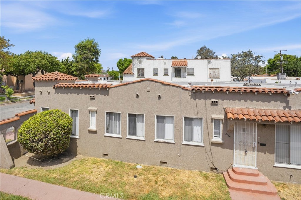 2472 Chestnut Avenue
