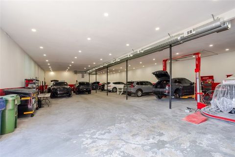 Photo of 14701 Calvert Street, Van Nuys, CA 91411 (MLS # BB26019175)