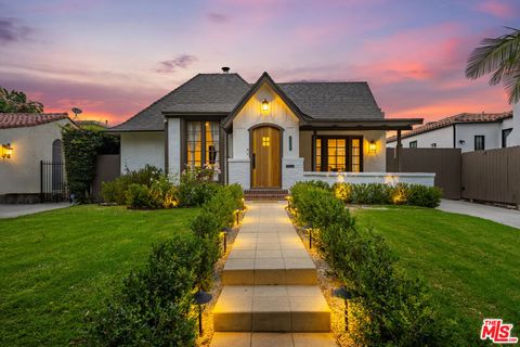 Photo of 6537 Moore Drive, Los Angeles, CA 90048 (MLS # 26861229)