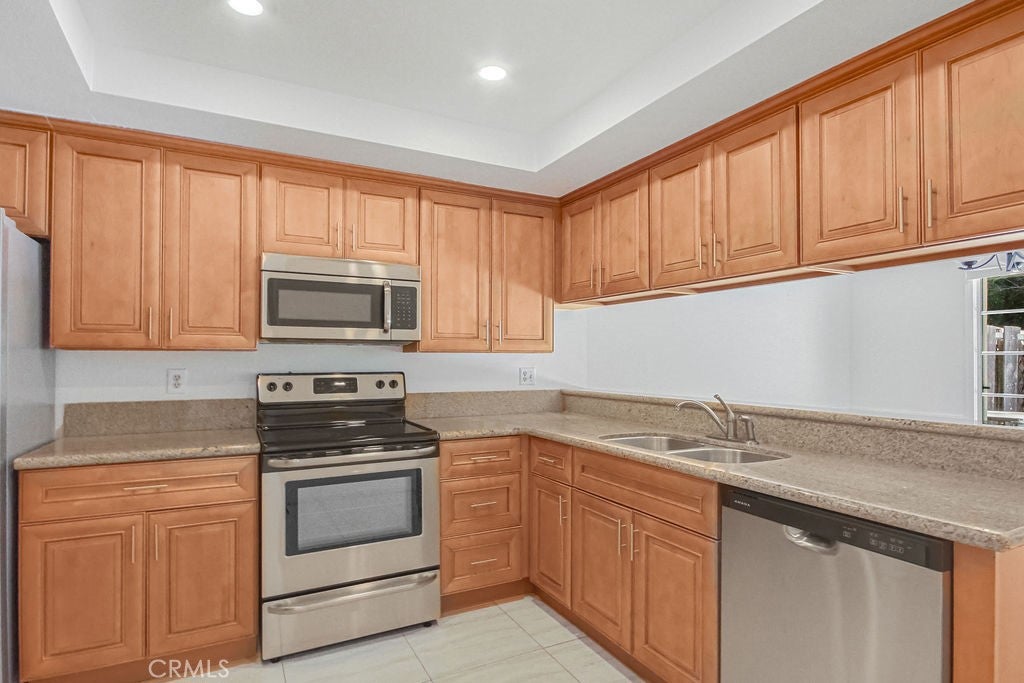 670 W Glenwood