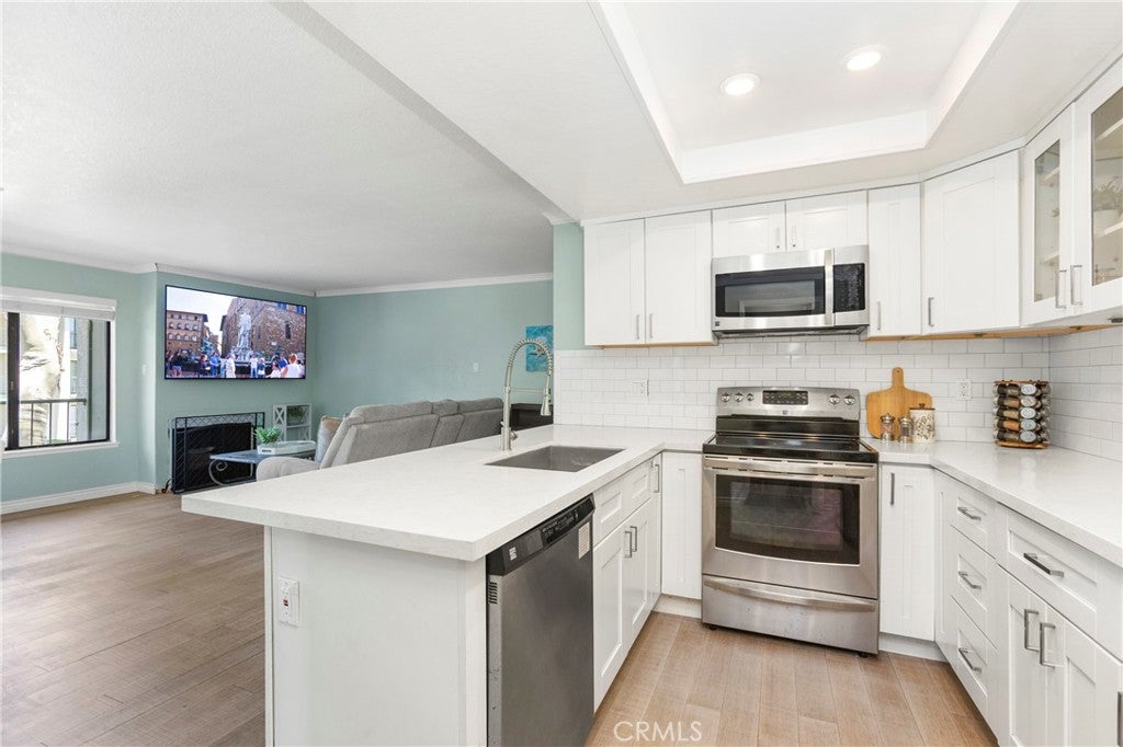 4206 Apricot 4206, Irvine CA 92618 - Photo 7