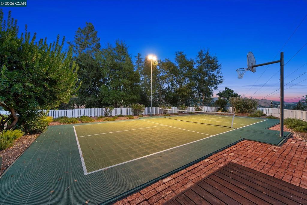 26 Ravenhill Ln