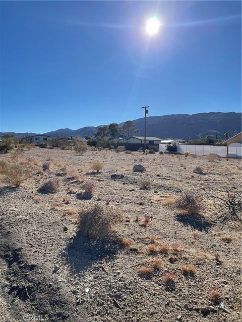 Photo of 7606 Sahara Avenue, 29 Palms, CA 92277 (MLS # JT25241290) Photo of 7606 Sahara Avenue, 29 Palms, CA 92277 (MLS # JT25241290)