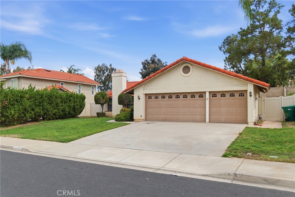 23886 Pine Field