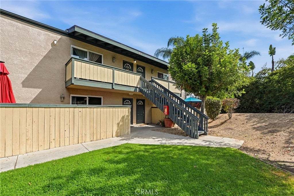 868 E Alvarado 44