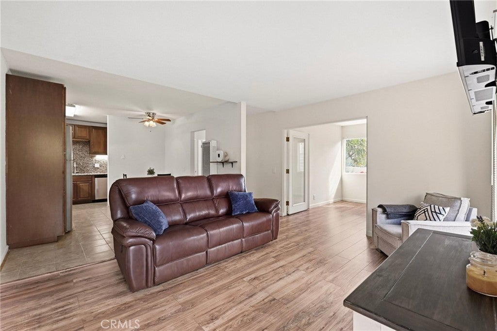 868 E Alvarado 44