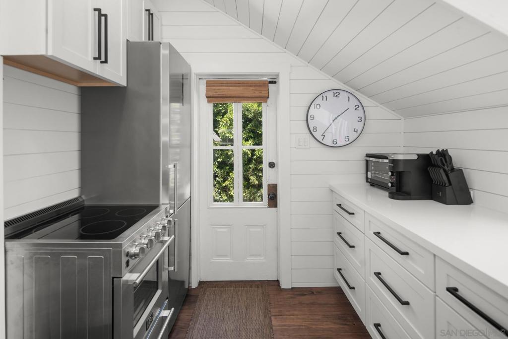 Coronado Village - Residential Lease