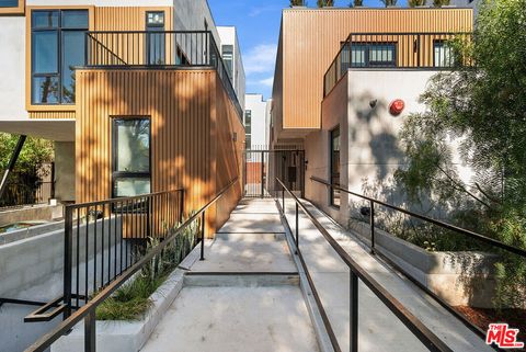 Photo of 1016 N Martel Avenue #105, West Hollywood, CA 90046 (MLS # 25579935) Photo of 1016 N Martel Avenue #105, West Hollywood, CA 90046 (MLS # 25579935)